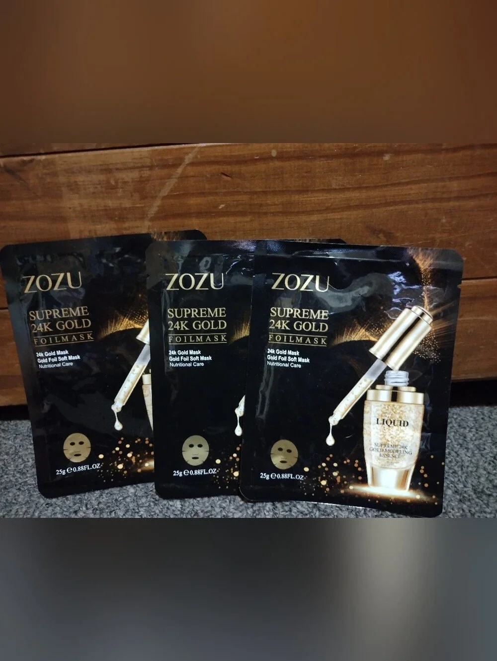 Zozu Supreme 24K Gold Foil Mask – Black & Gold.        3 CT